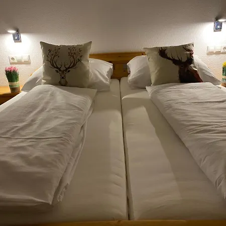 Roessle 3* جوتاخ